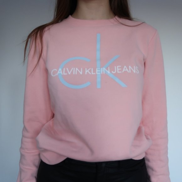 Calvin Klein long sleeve. - Picture 2 of 4